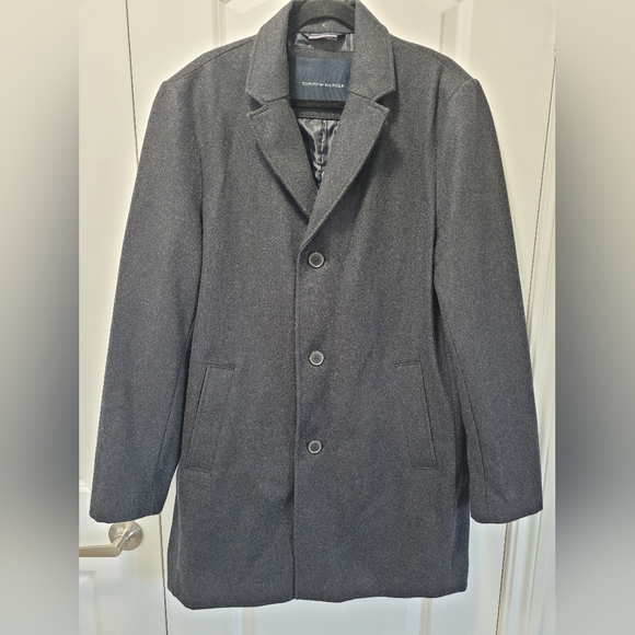 Tommy Hilfiger Men's Wool coat, size Large - Picture 2 of 6
